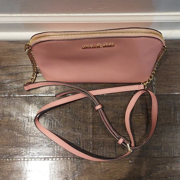 ❣️💫MARK DOWN💫❣️Michael Kors pink bag - Picture 3 of 12